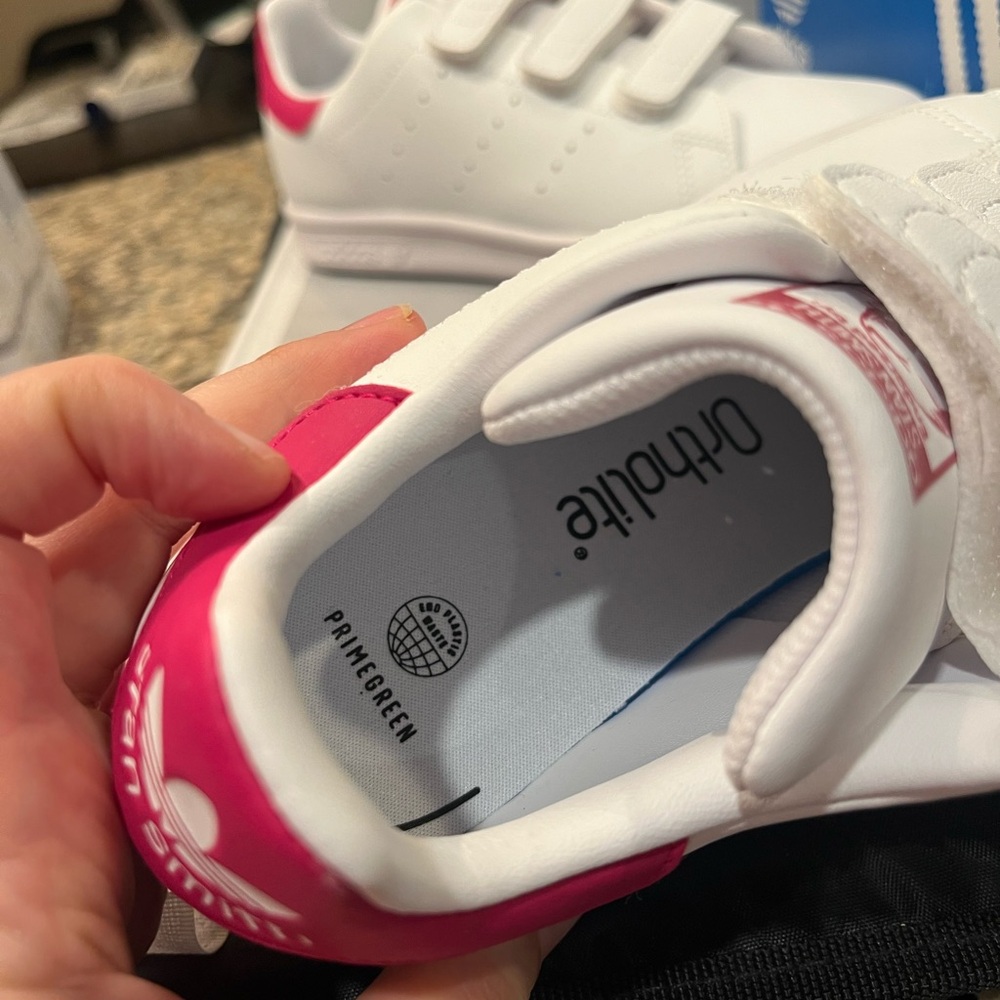 NIB Adidas Sz 2 Kids Pink Stan Smith Comfort Closure Velcro Sneaker Shoes R $70! - Picture 13 of 14
